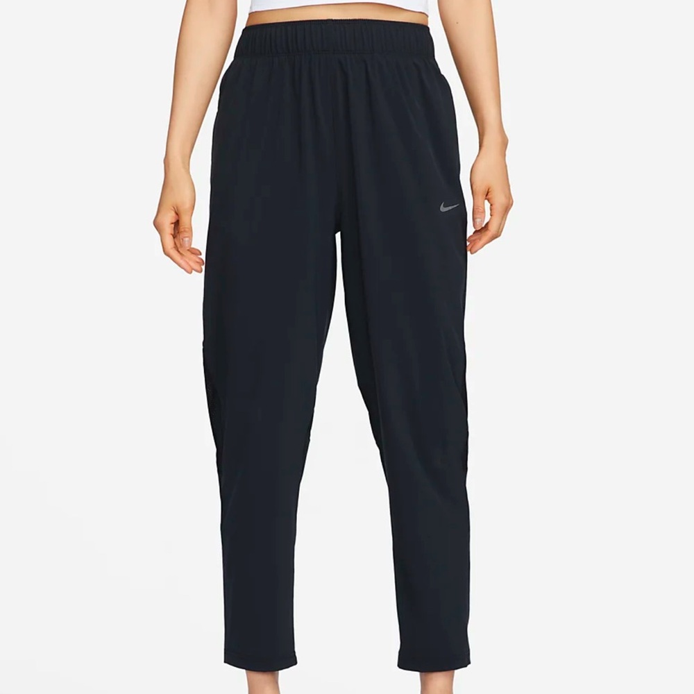 Nike Women’s Training Jogger NWT